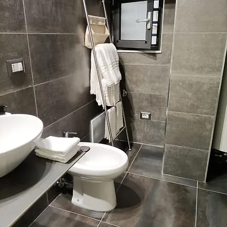 Casa Degli Scalzi 43 * Napoli