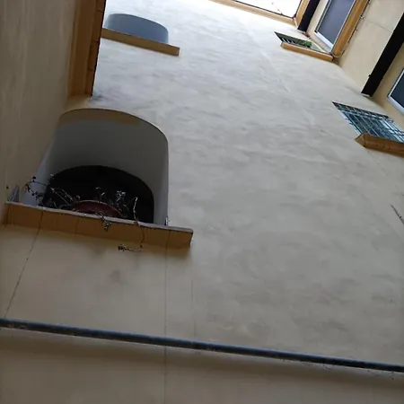 Casa Degli Scalzi 43 *